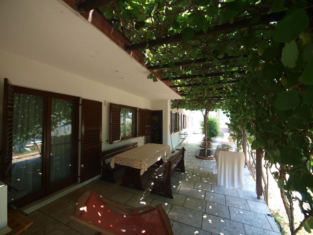 Diana'S Place พูลา ภายนอก รูปภาพ